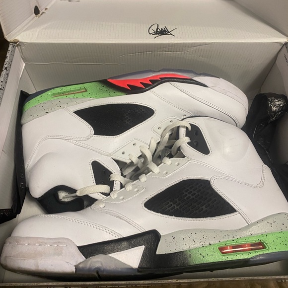 Jordan sneakers - Picture 3 of 7